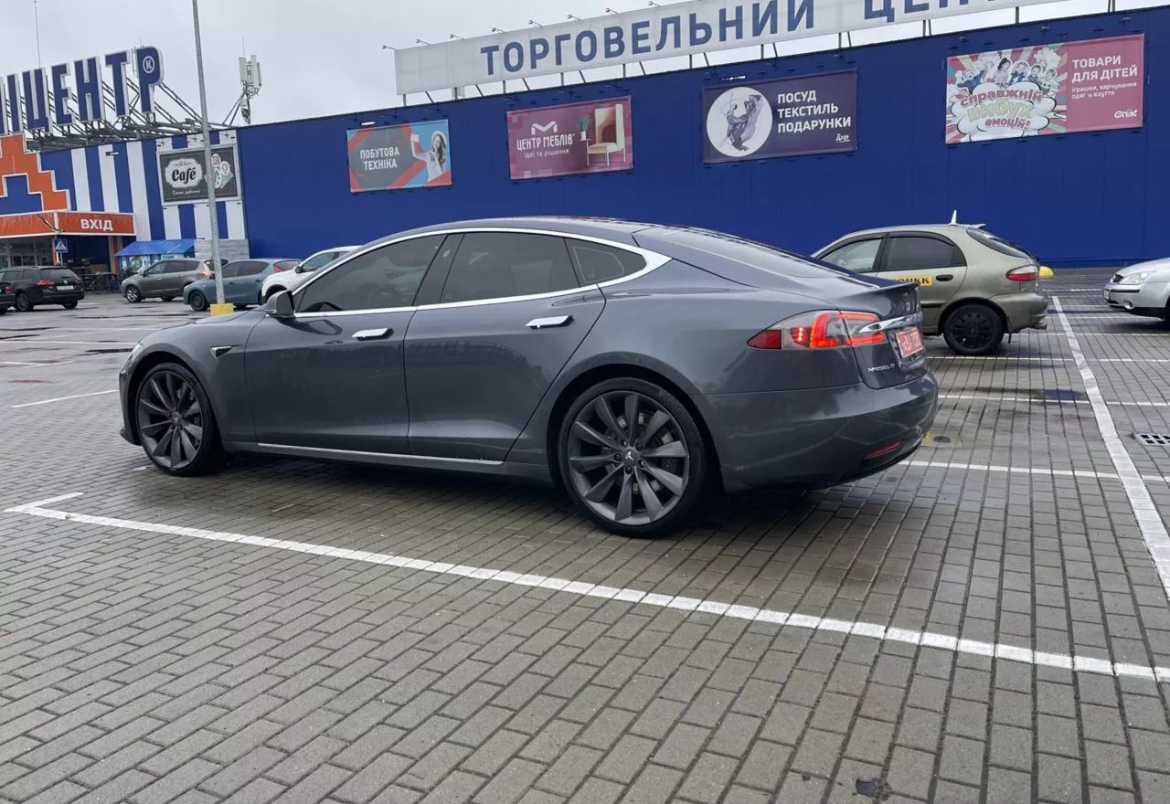 Tesla Model S  90 kWh 201781