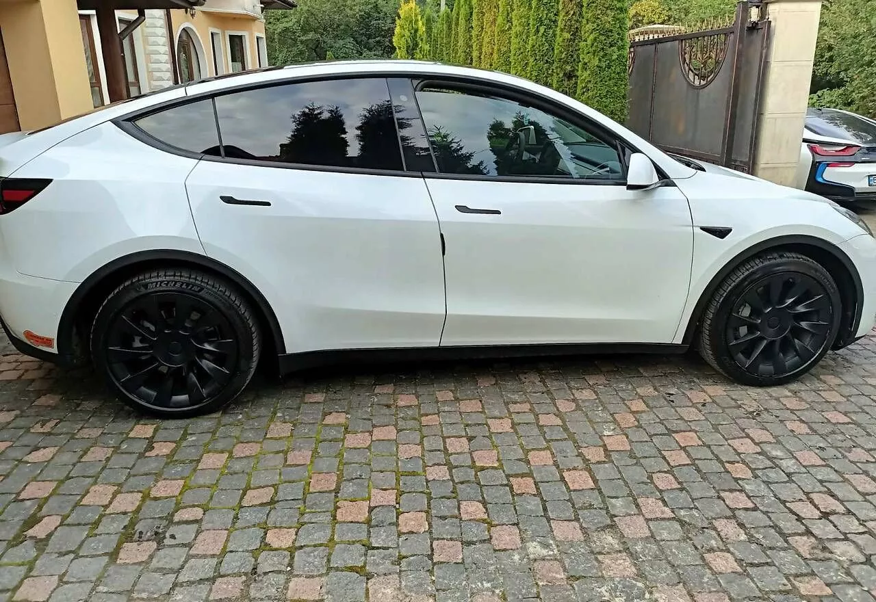 Tesla Model Y  75 kWh 2020121