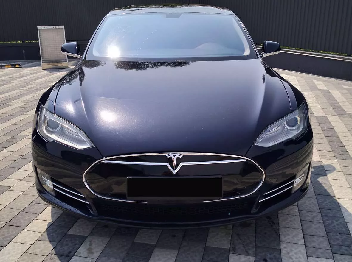 Tesla Model S  60 kWh 201321