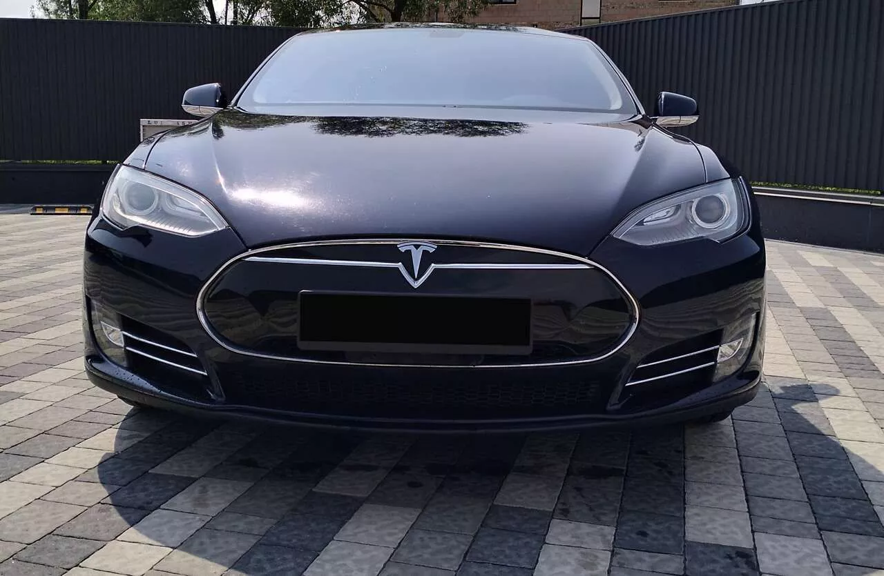 Tesla Model S  60 kWh 201331