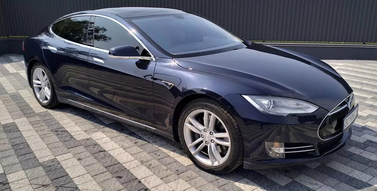 Tesla Model S  60 kWh 2013131