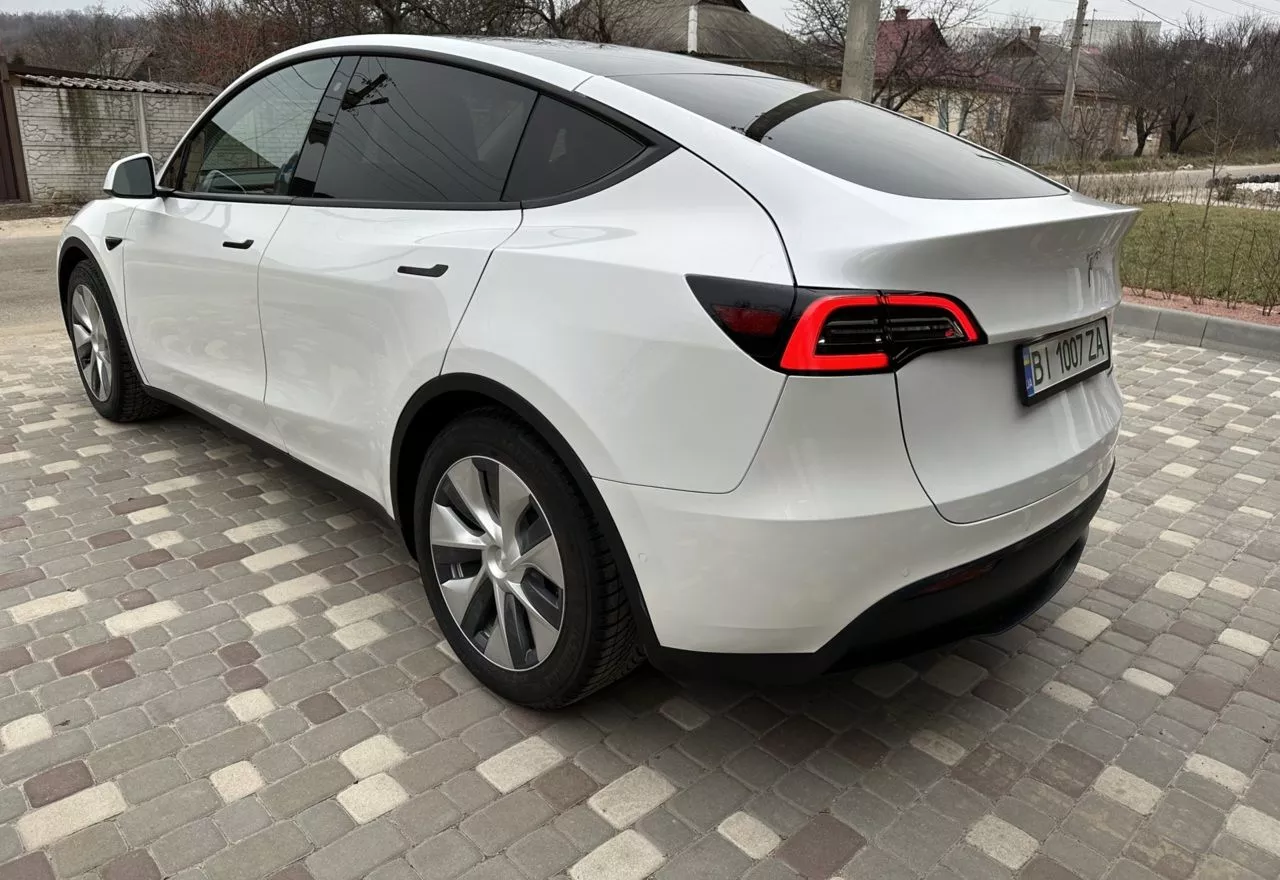 Tesla Model Y  202011