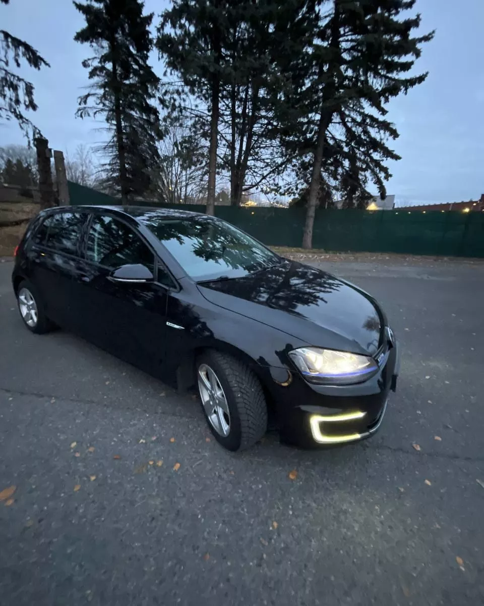 Volkswagen e-Golf  24 kWh 201551