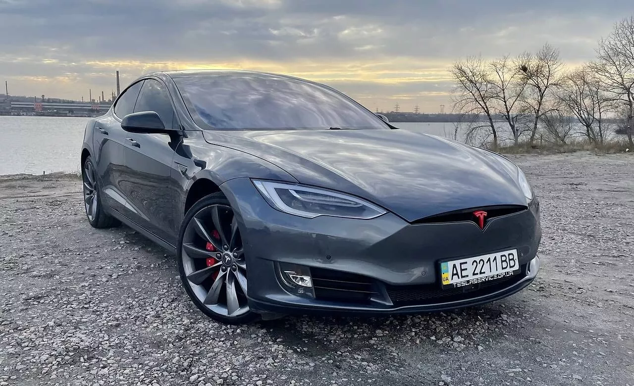 Tesla Model S  90 kWh 201471