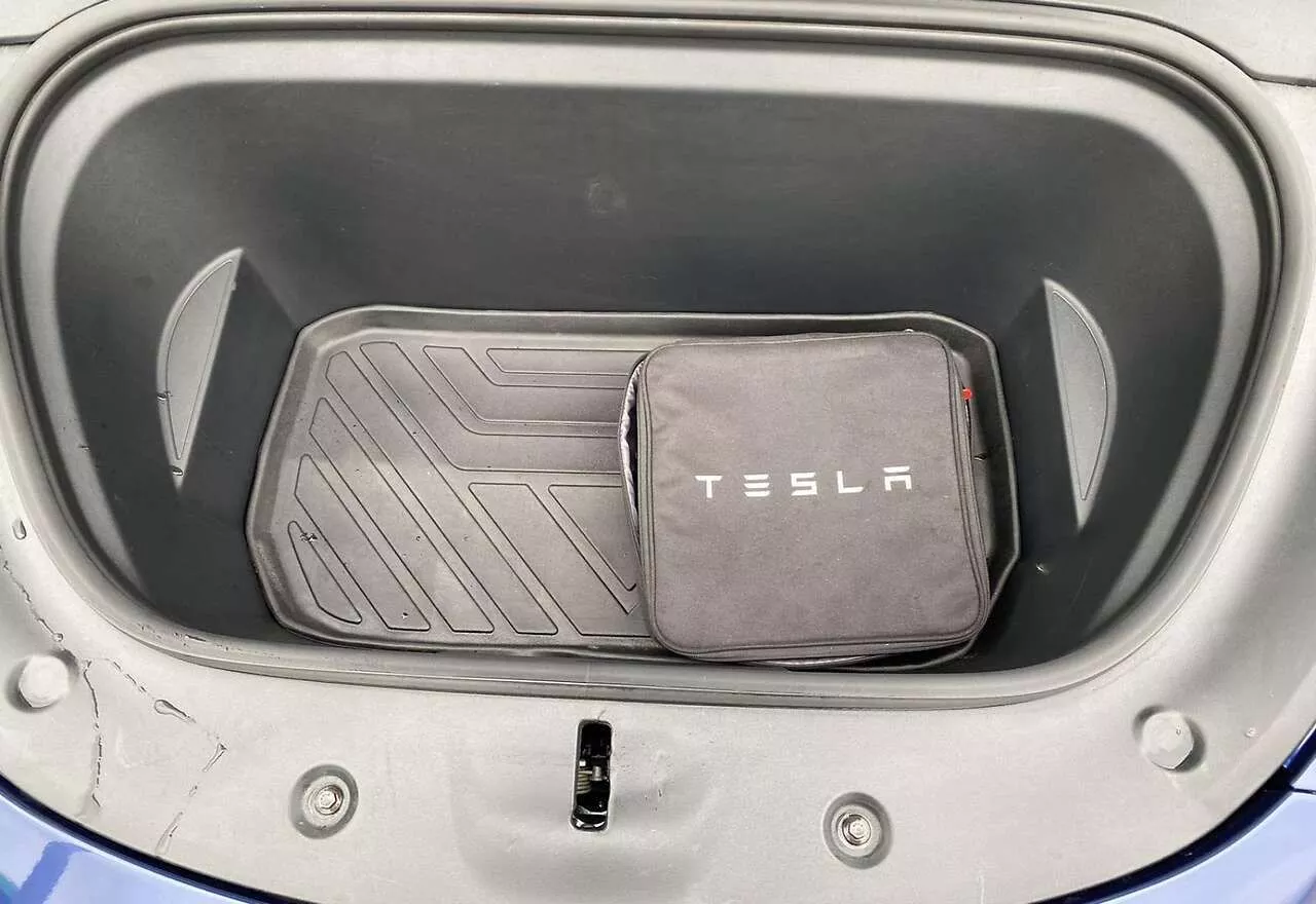 Tesla Model Y  82 kWh 2021241