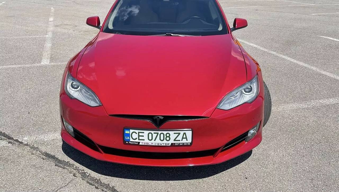 Tesla Model S  85 kWh 201401