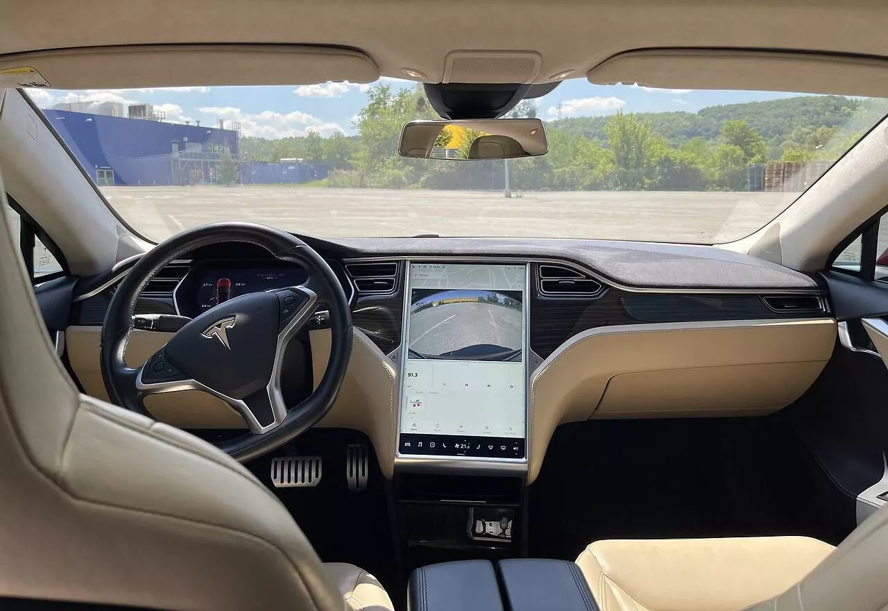 Tesla Model S  85 kWh 2014141