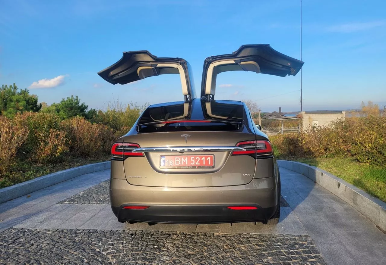 Tesla Model X  90 kWh 201621