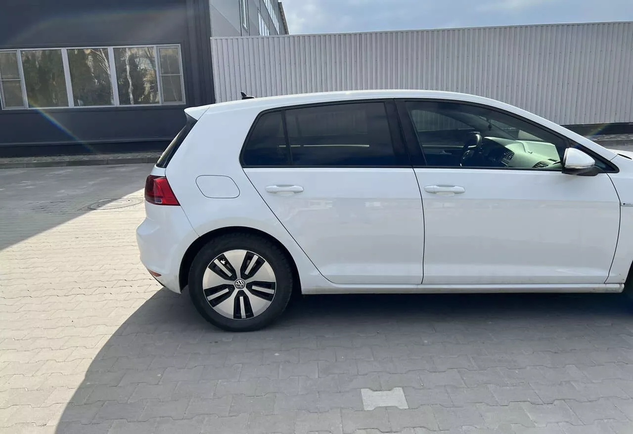 Volkswagen e-Golf  24.2 kWh 2016101