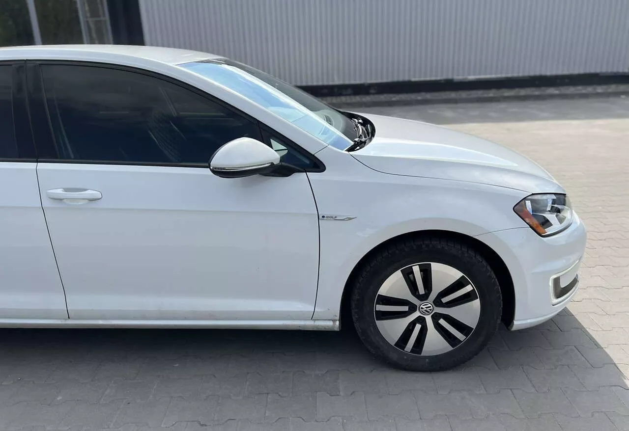 Volkswagen e-Golf  24.2 kWh 2016111