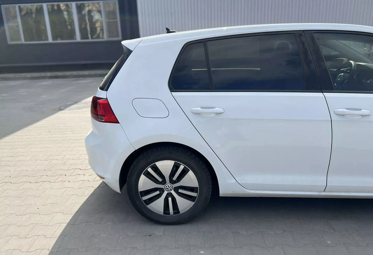 Volkswagen e-Golf  24.2 kWh 2016121