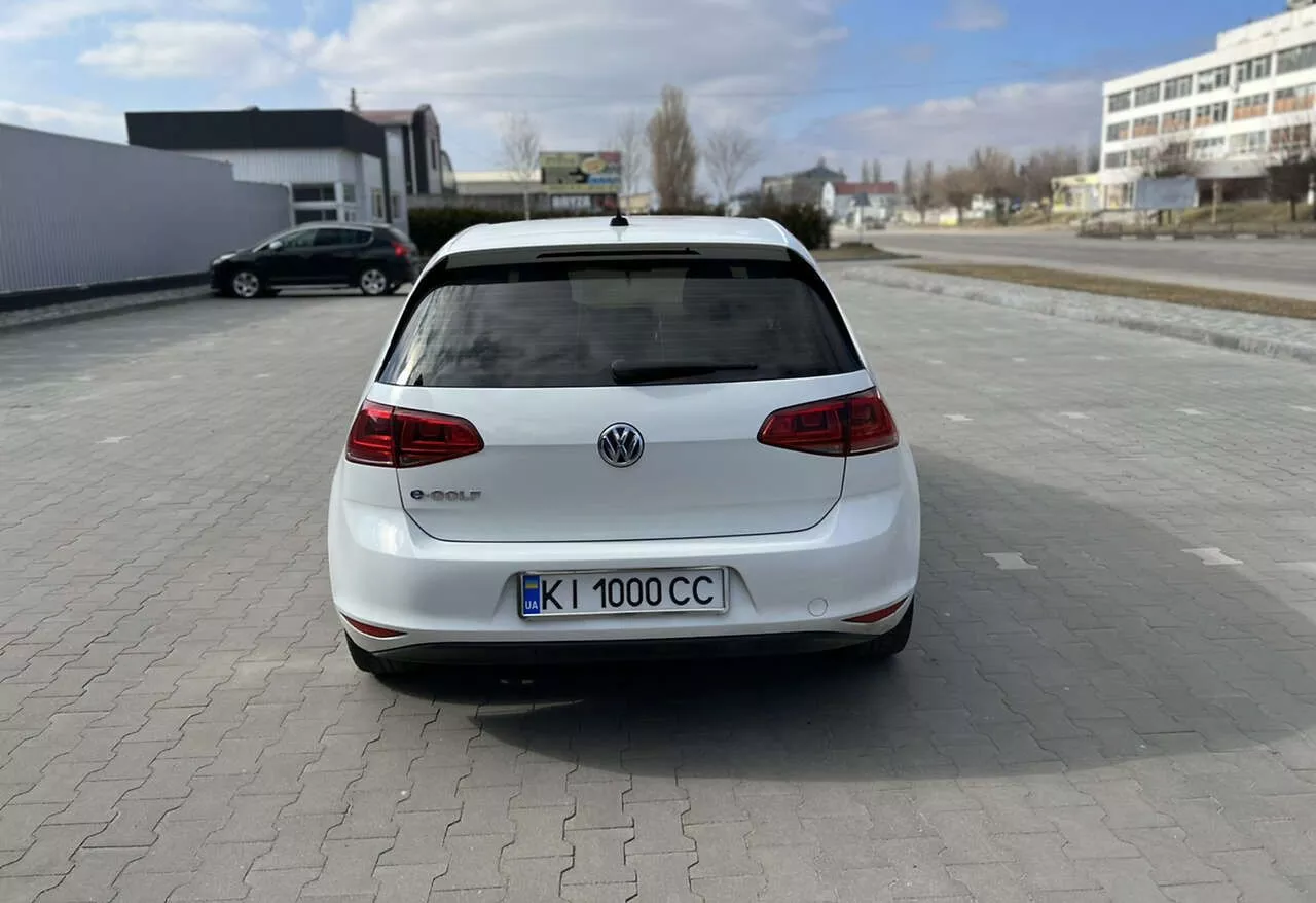 Volkswagen e-Golf  24.2 kWh 2016201