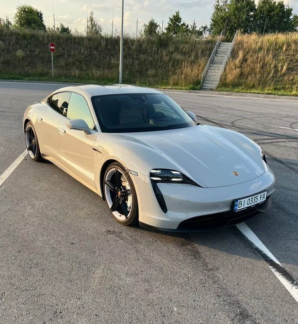 Porsche Taycan  93.4 kWh 202031