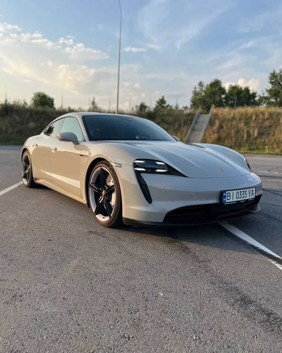 Porsche Taycan  93.4 kWh 202051