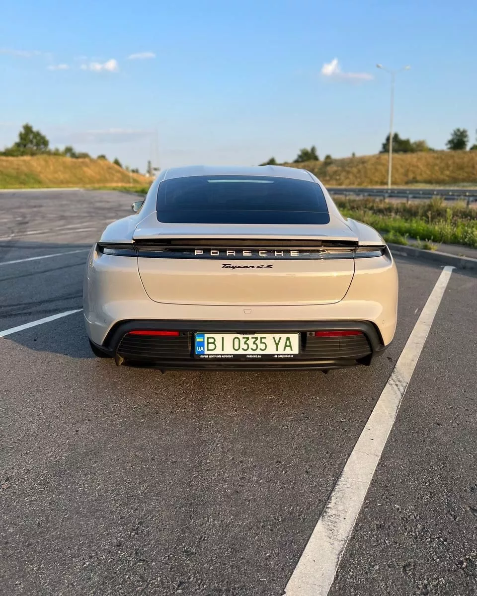 Porsche Taycan  93.4 kWh 202091