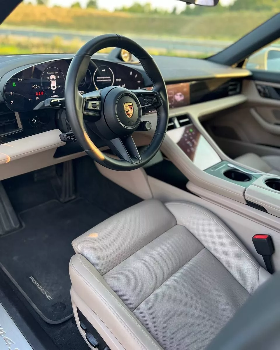 Porsche Taycan  93.4 kWh 2020291