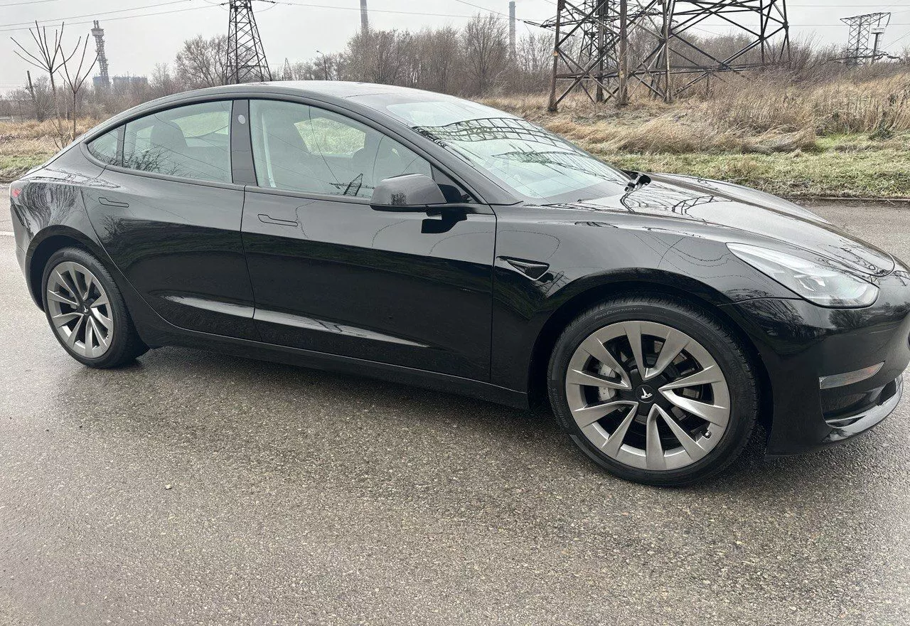 Tesla Model 3  62 kWh 202321