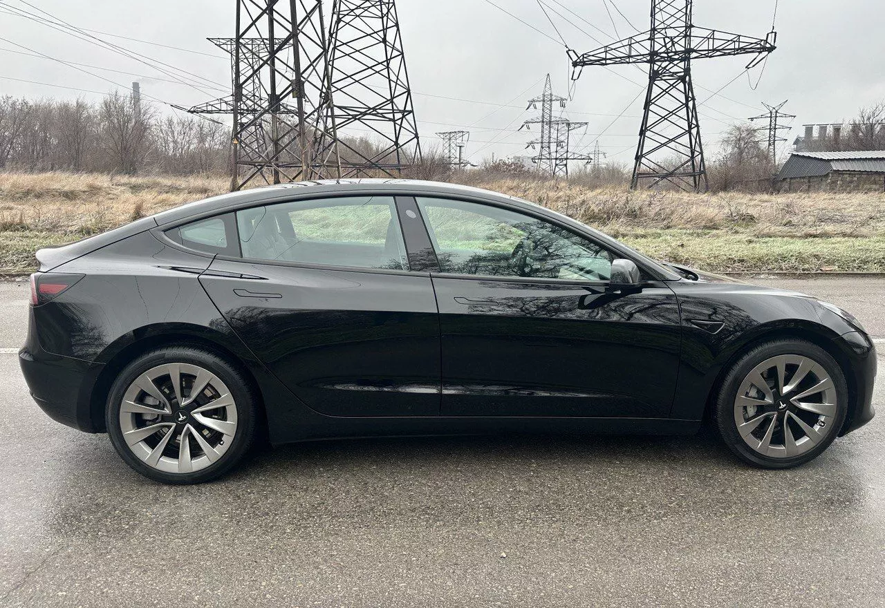 Tesla Model 3  62 kWh 202351