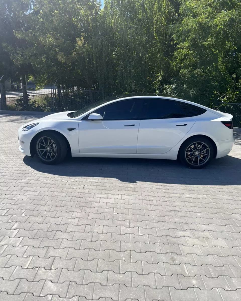 Tesla Model 3  80.5 kWh 2021171