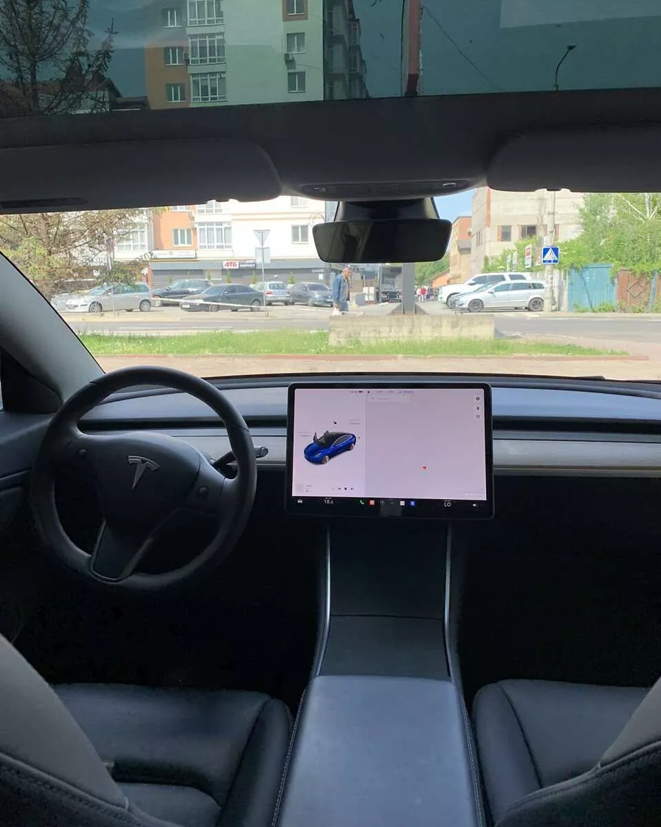 Tesla Model 3  202041