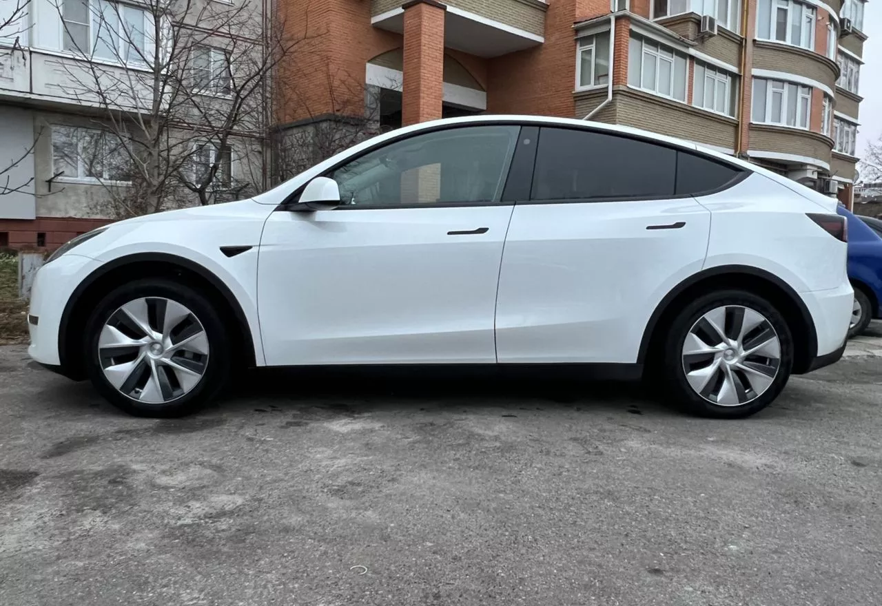 Tesla Model Y  82 kWh 2021121