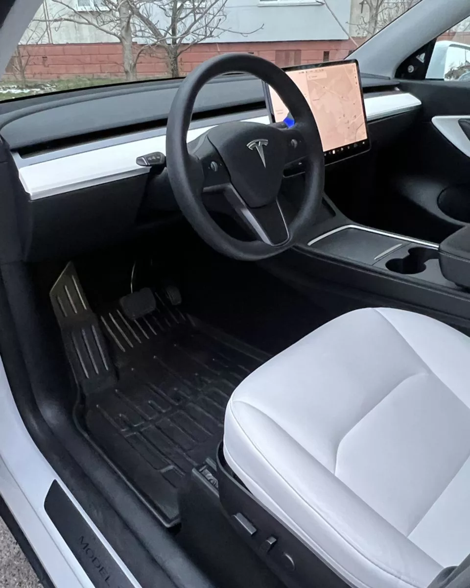 Tesla Model Y  82 kWh 2021141