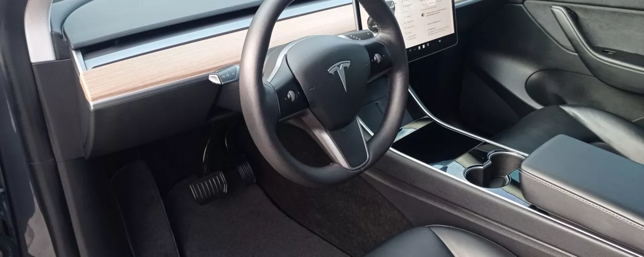 Tesla Model Y  75 kWh 202171