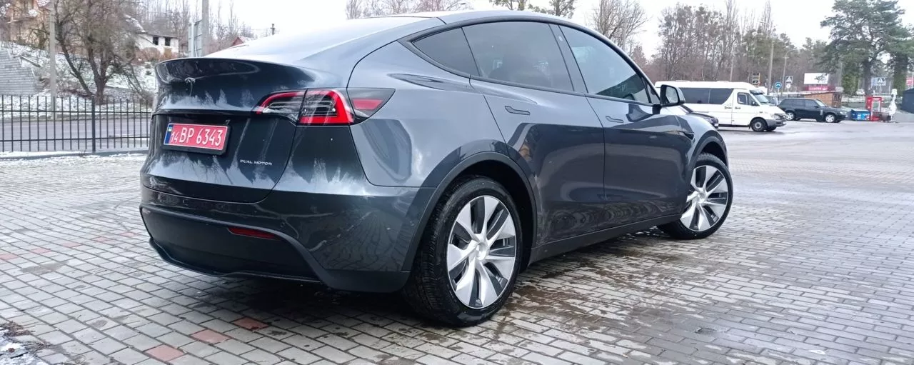 Tesla Model Y  75 kWh 2021261