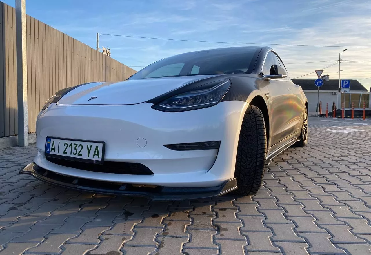 Tesla Model 3  82 kWh 2020121