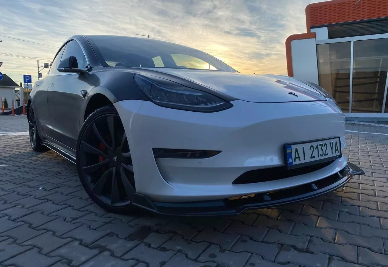 Tesla Model 3  82 kWh 2020151