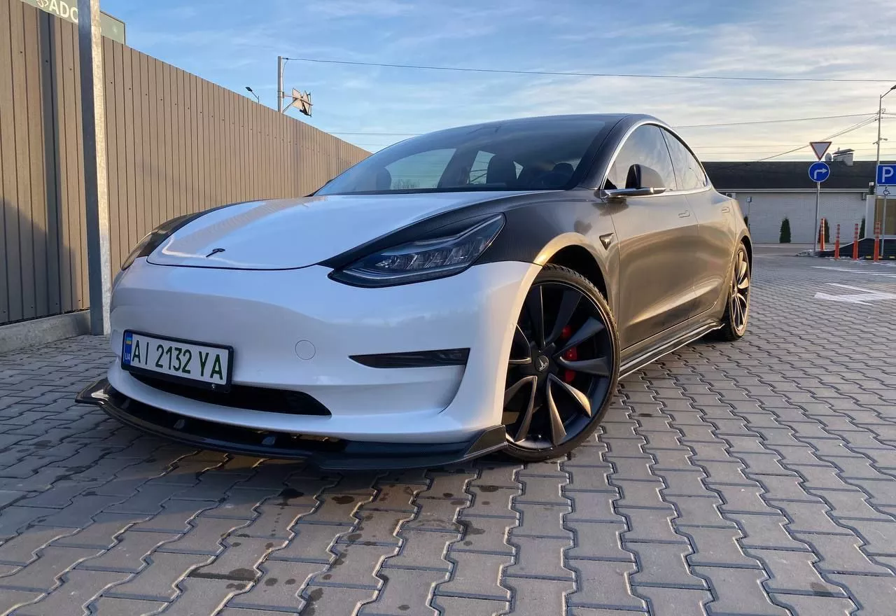 Tesla Model 3  82 kWh 2020241