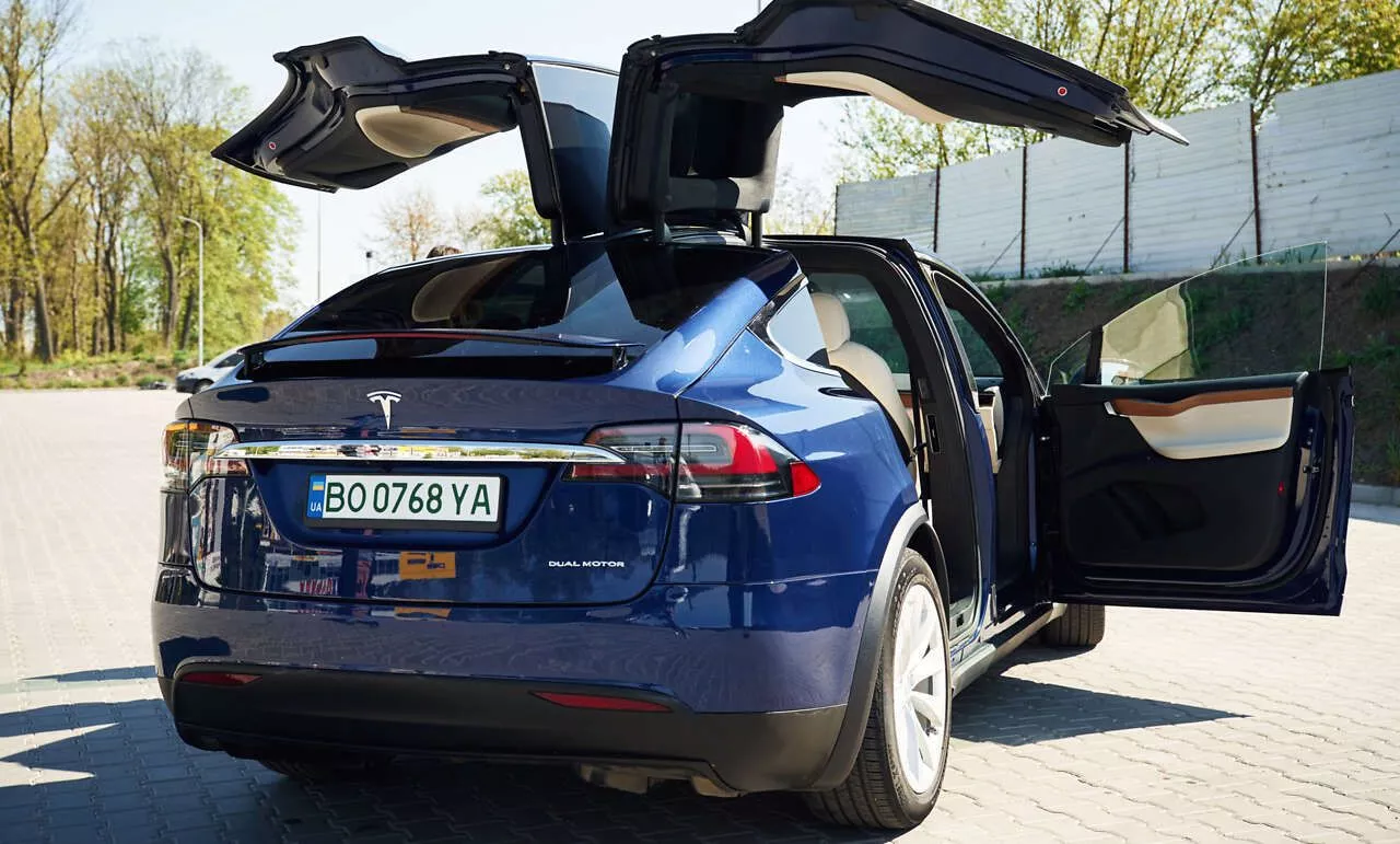 Tesla Model X  100 kWh 2020121