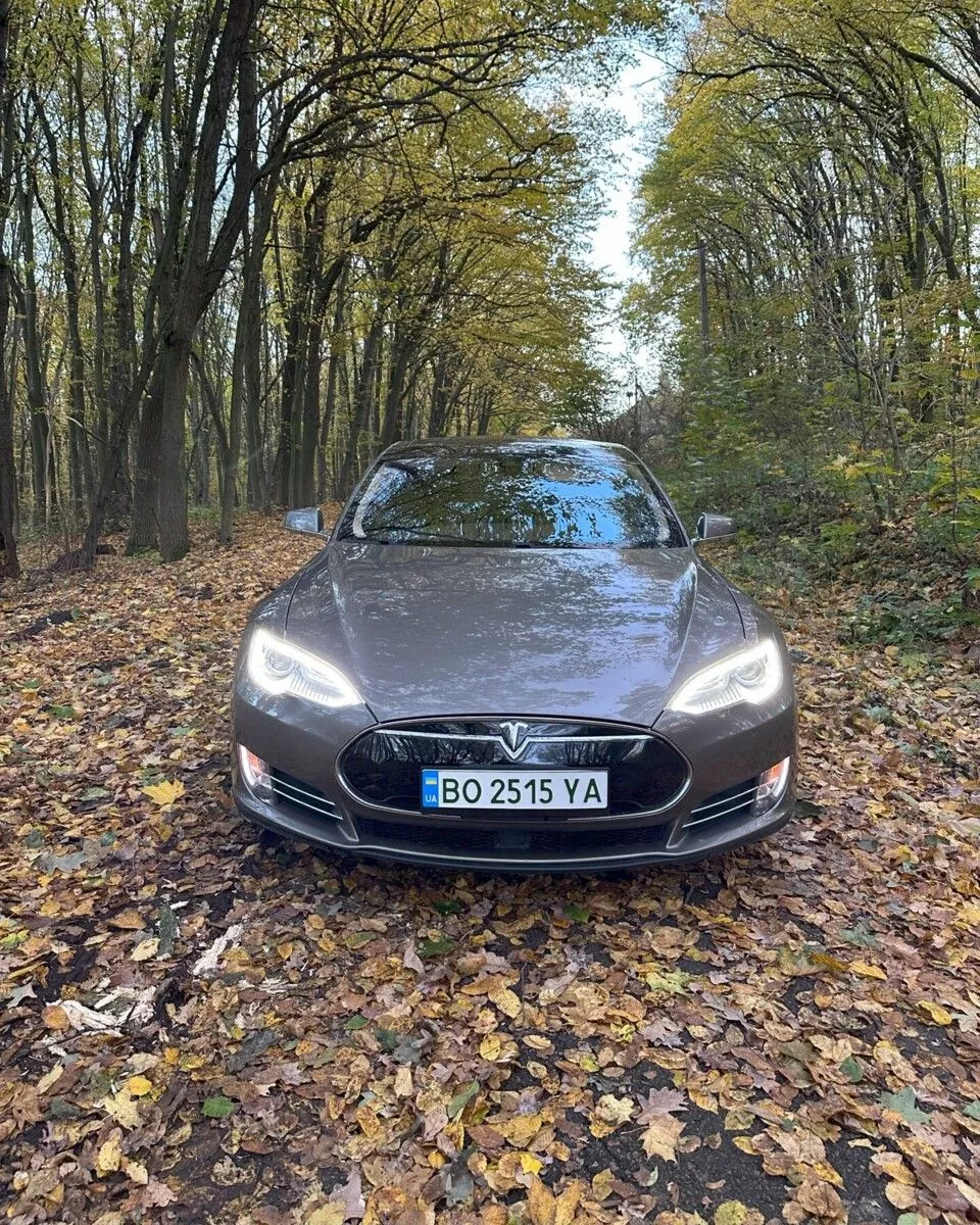 Tesla Model S  85 kWh 201531