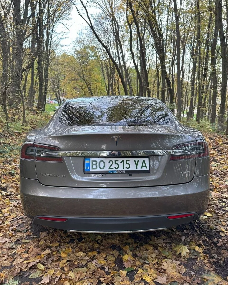 Tesla Model S  85 kWh 2015161