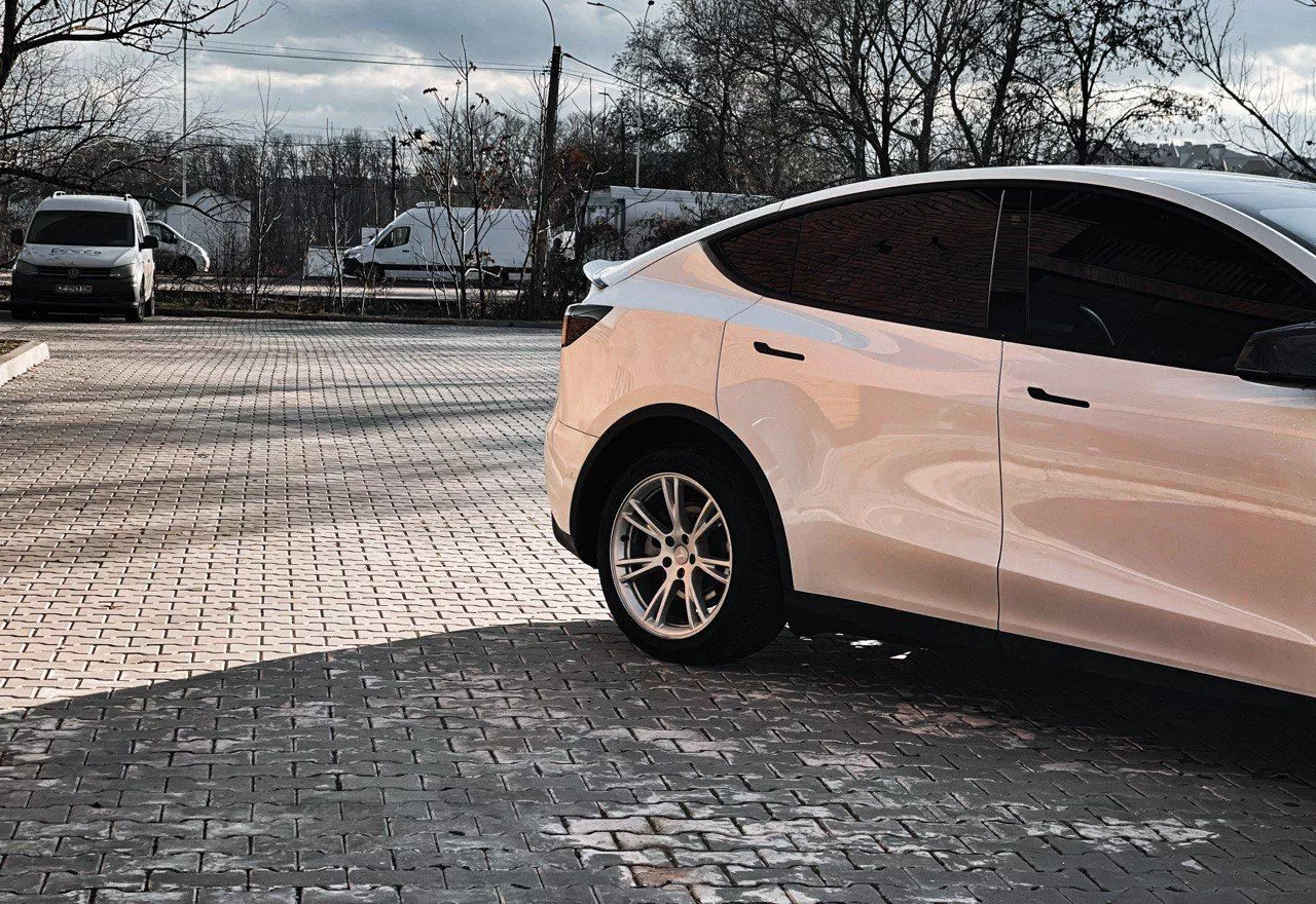 Tesla Model Y  80.5 kWh 2021201