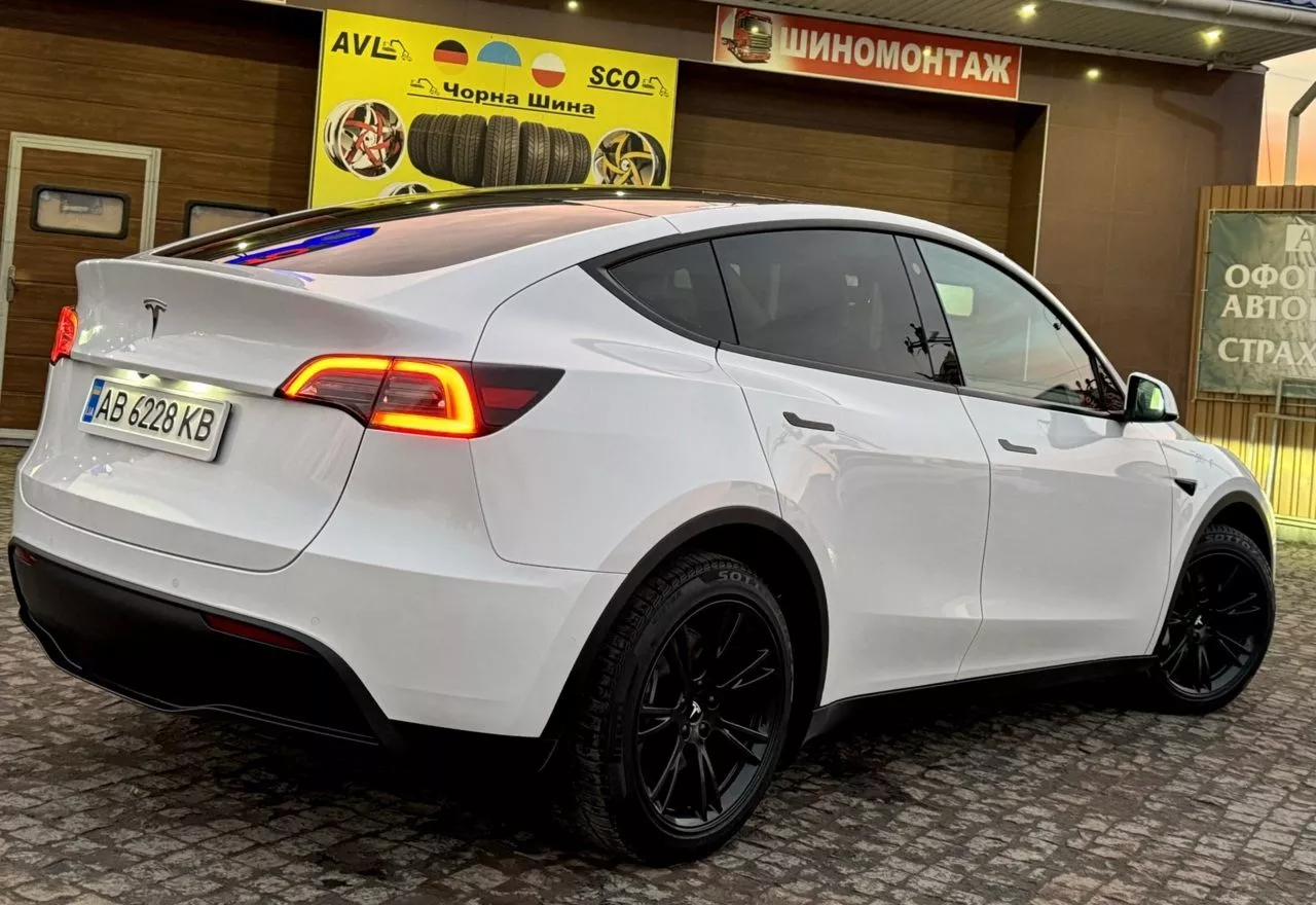 Tesla Model Y  80.5 kWh 2021141