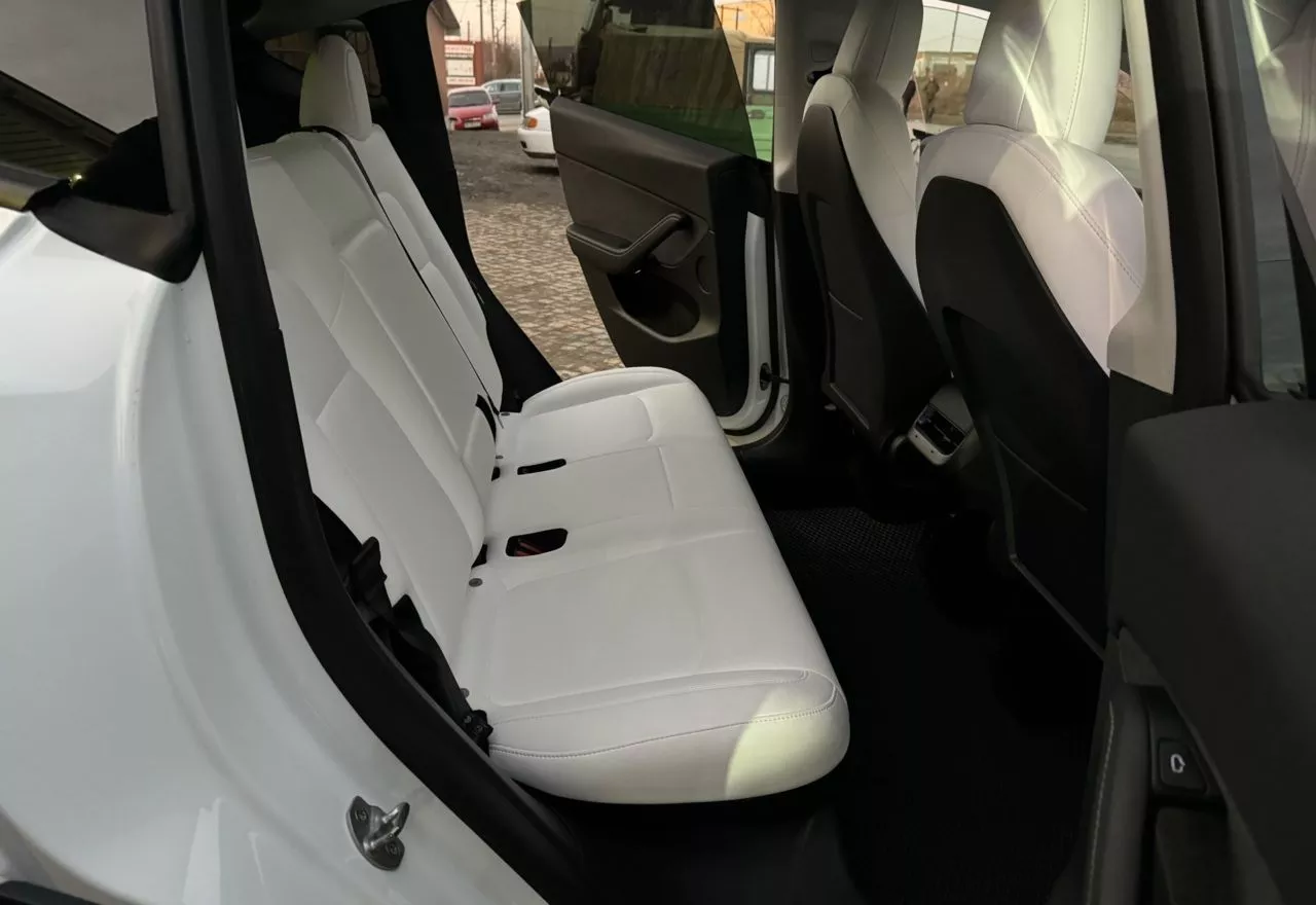 Tesla Model Y  80.5 kWh 2021281