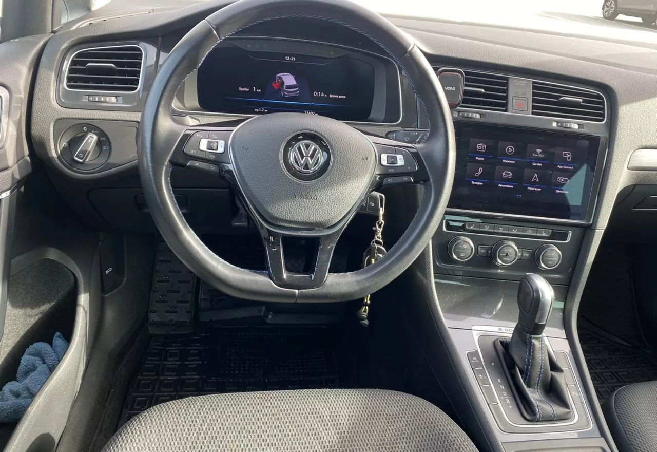 Volkswagen e-Golf  36 kWh 201981