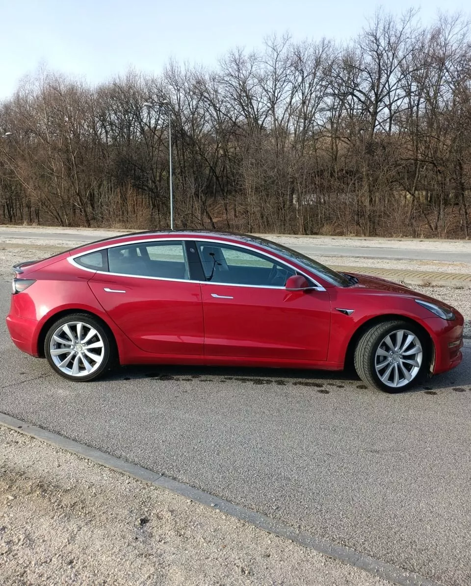 Tesla Model 3  75 kWh 2018121