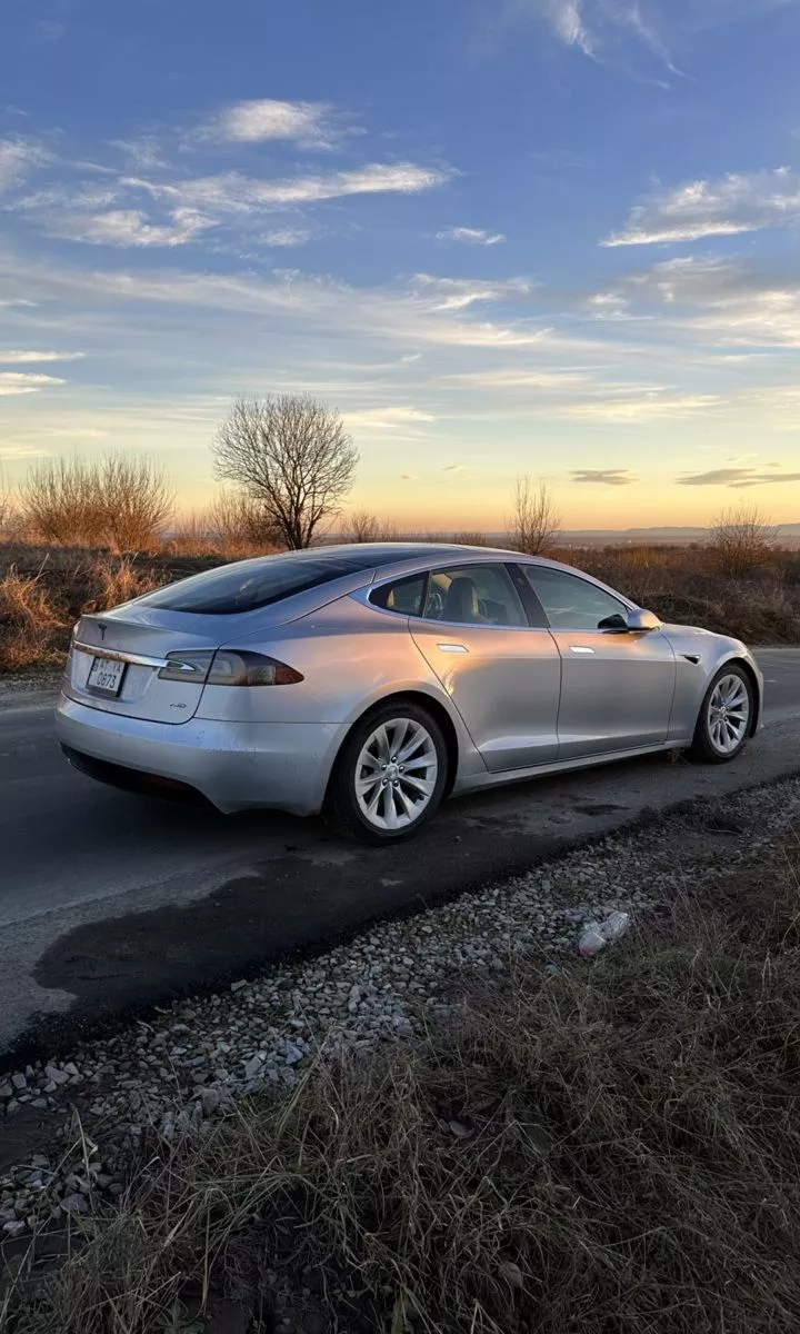 Tesla Model S  75 kWh 201631