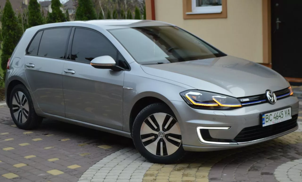 Volkswagen e-Golf  36 kWh 201701