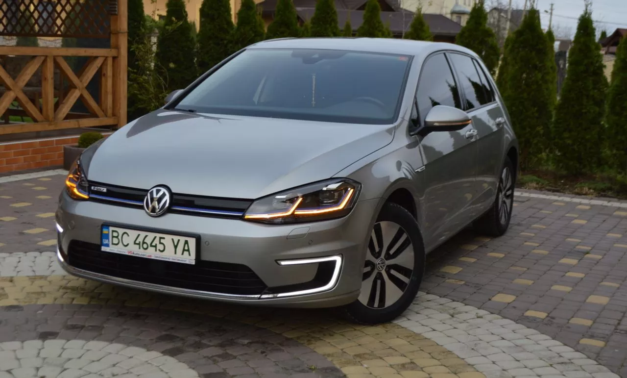 Volkswagen e-Golf  36 kWh 201711