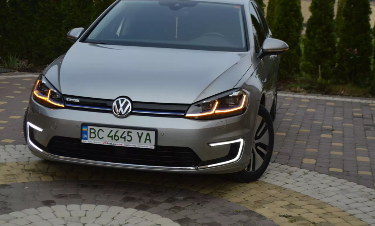 Volkswagen e-Golf  36 kWh 201721