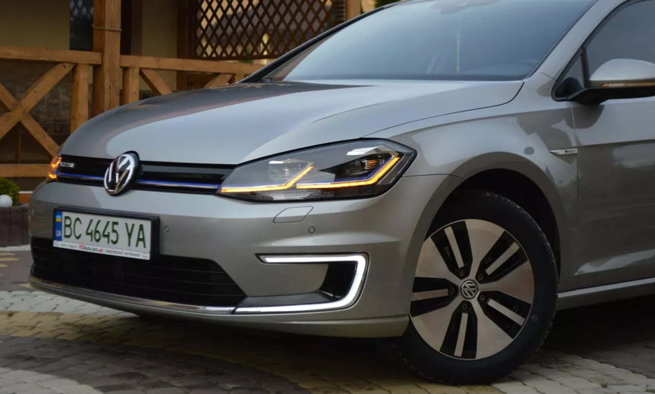 Volkswagen e-Golf  36 kWh 201741