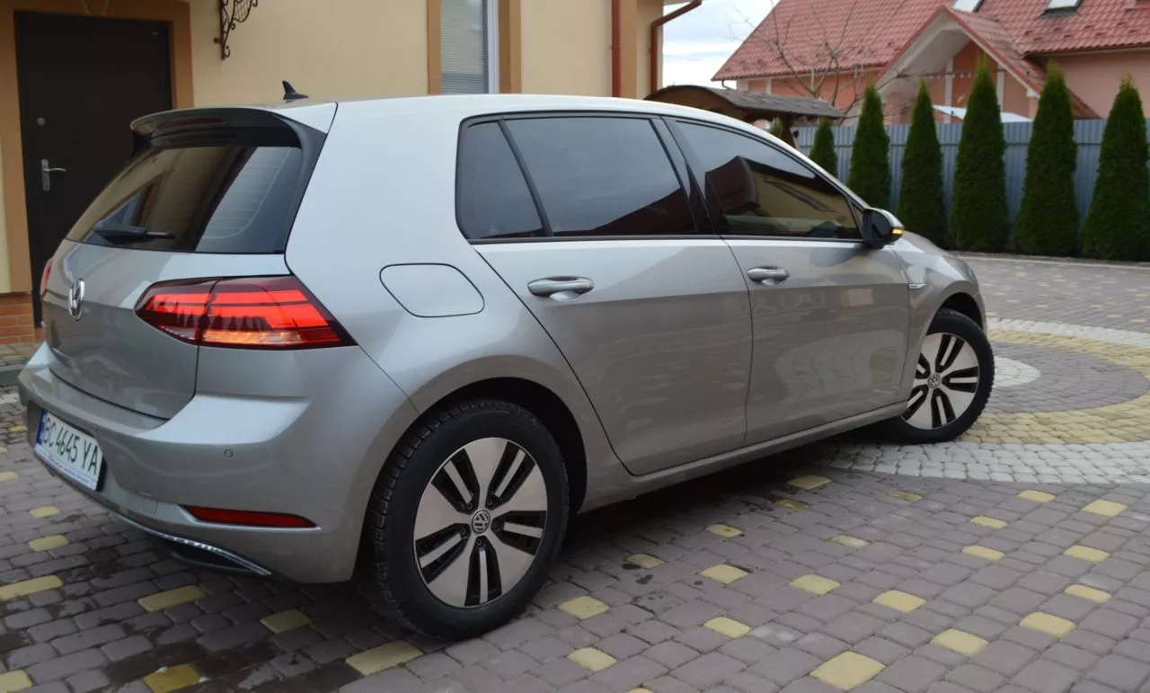 Volkswagen e-Golf  36 kWh 201771