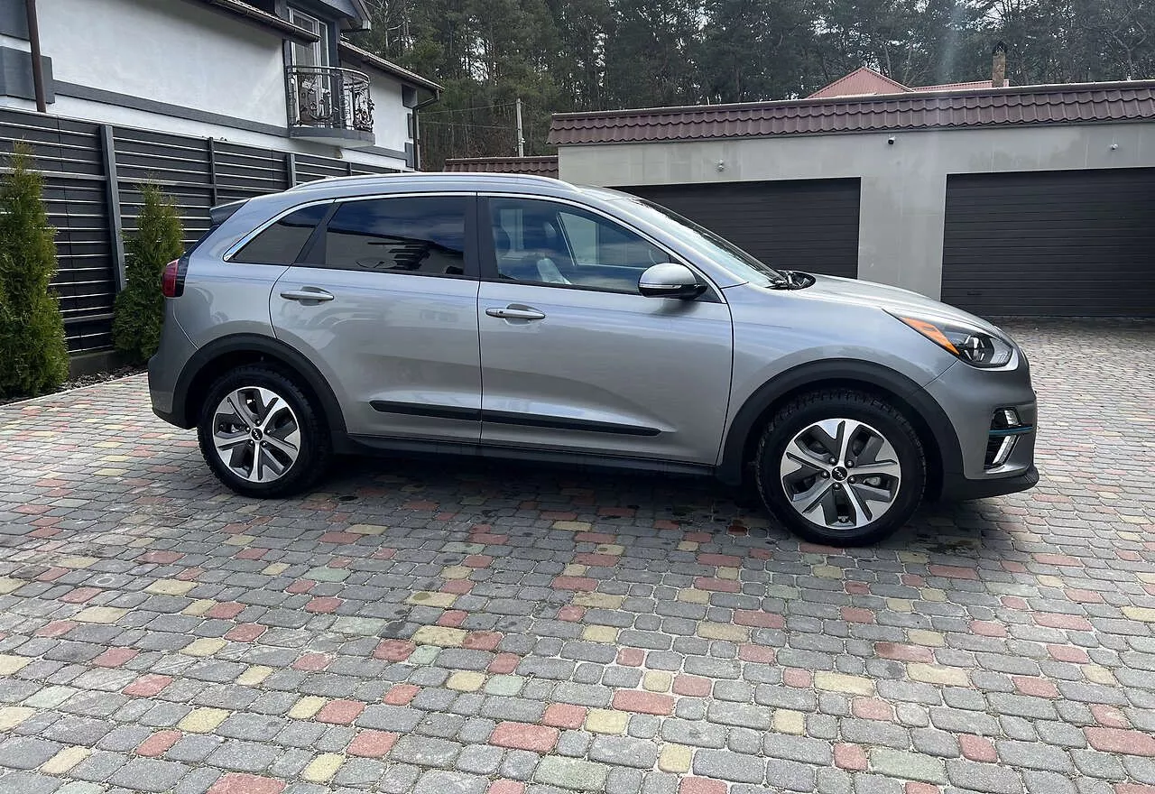 Kia Niro  64 kWh 2021241