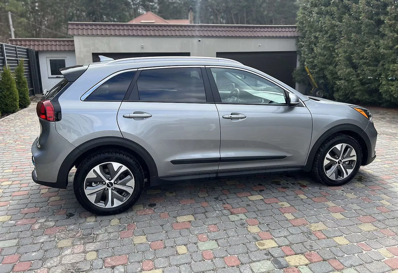 Kia Niro  64 kWh 2021281