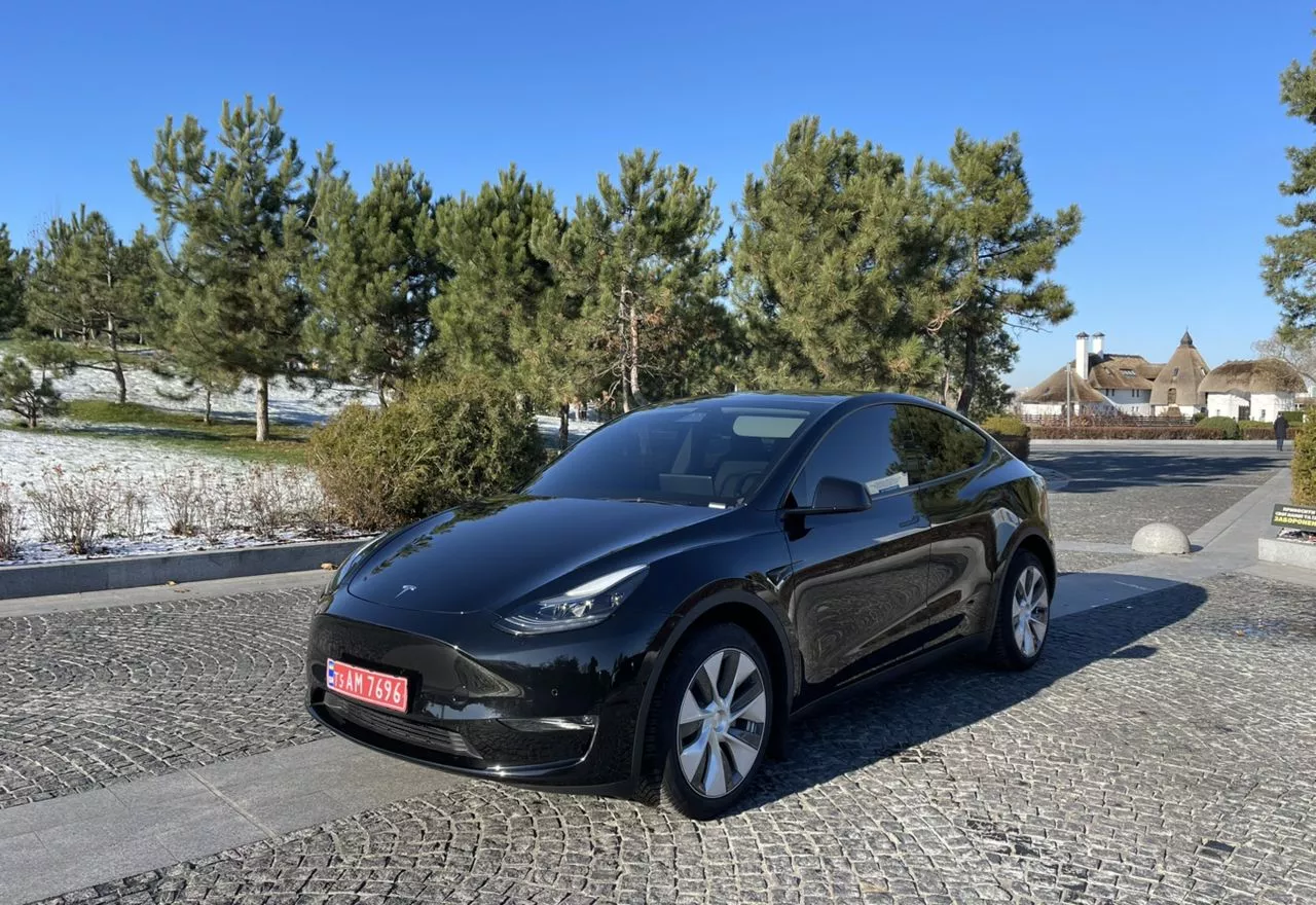 Tesla Model Y 