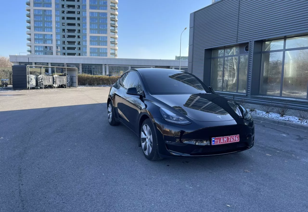 Tesla Model Y  80.5 kWh 2022111