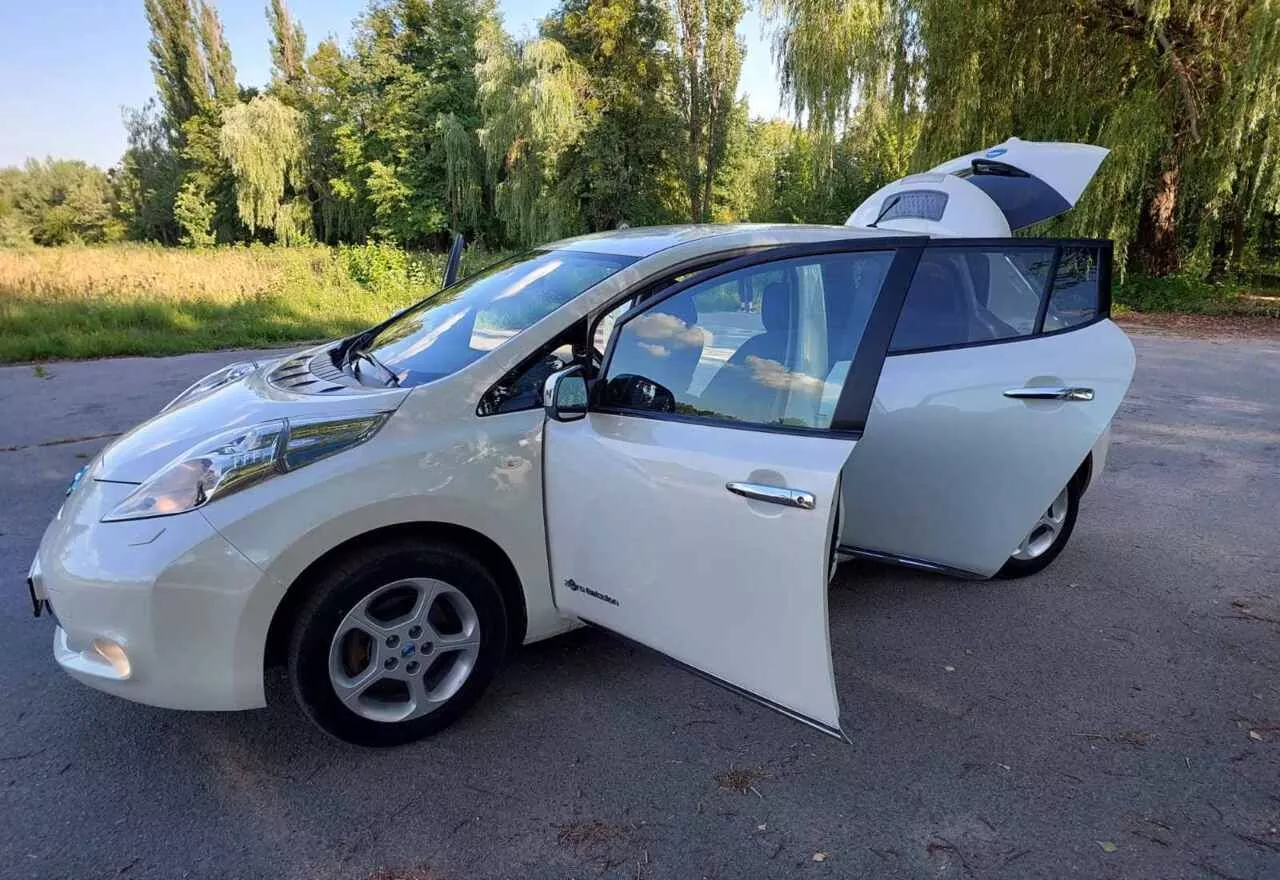 Nissan Leaf  24 kWh 2014241